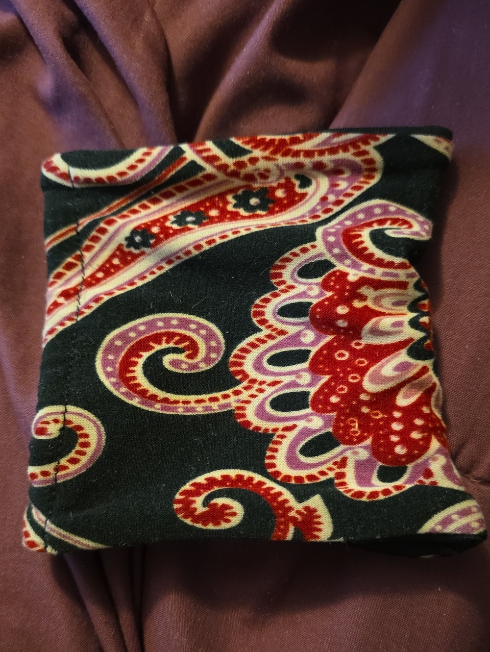 VINTAGE VERA BRADLEY WRIST GUARD WITH ZIPPERED POCKET